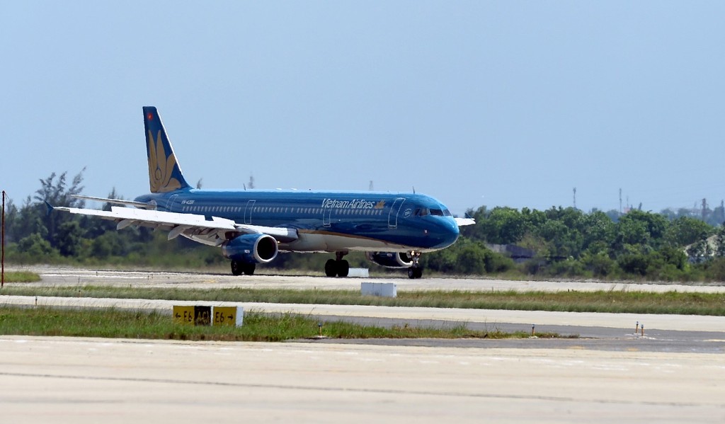 Máy bay Vietnam Airlines hạ cánh khẩn cấp cấp cứu hành khách